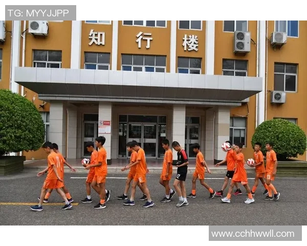 小飞哥足球明星的成长之路与梦想追逐的精彩故事